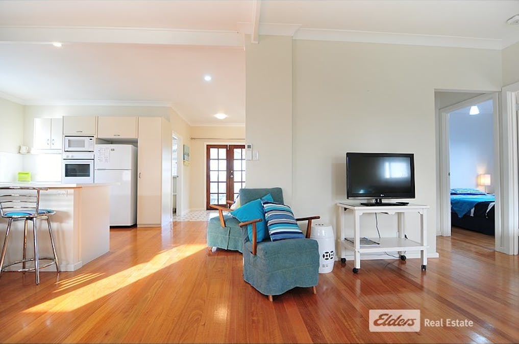 27  Robe Street, Robe, SA, 5276 - Image 2