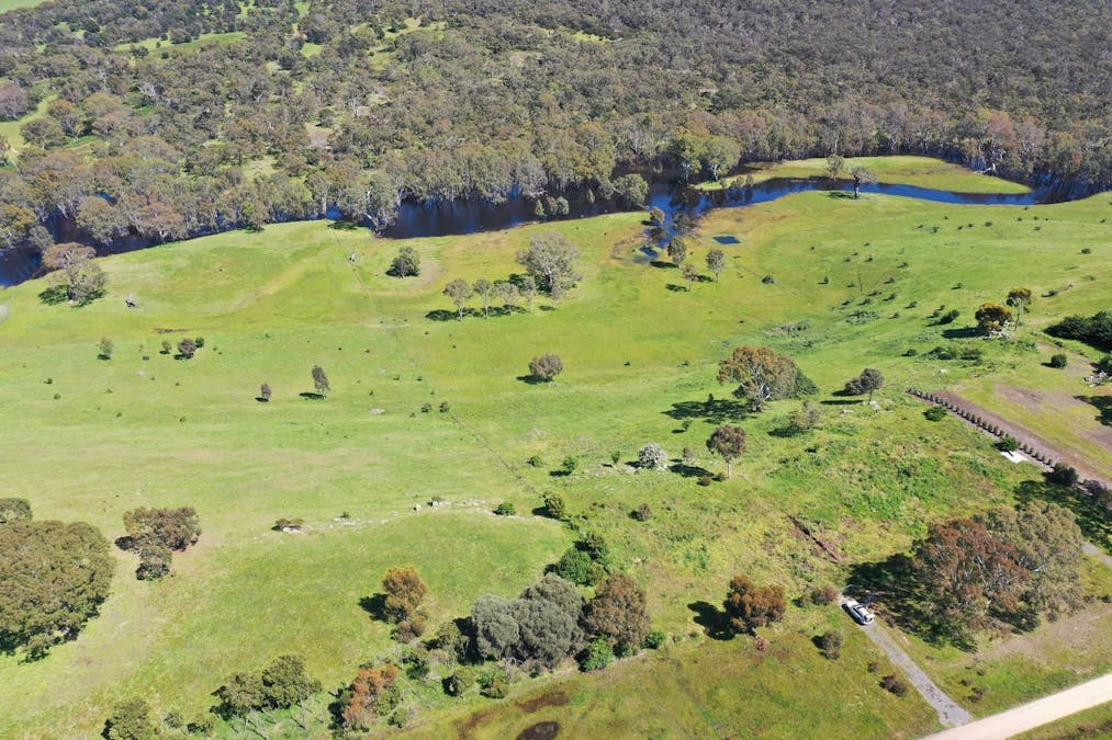 129  Fairburn Street, Dunkeld, VIC, 3294 - Image 2