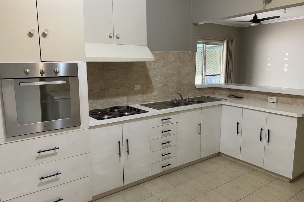 28 McLean Street, Warracknabeal, VIC, 3393 - Image 2