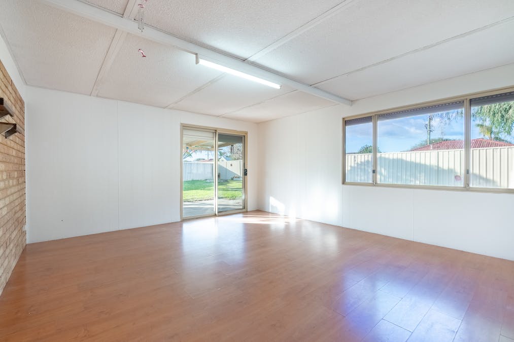 34 Minigwal Loop, Waikiki, WA, 6169 - Image 18