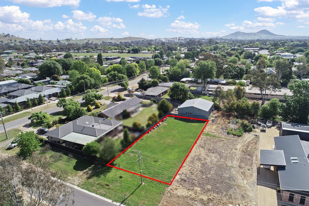 37 Rowe Street, Mansfield, VIC, 3722 - Image 1