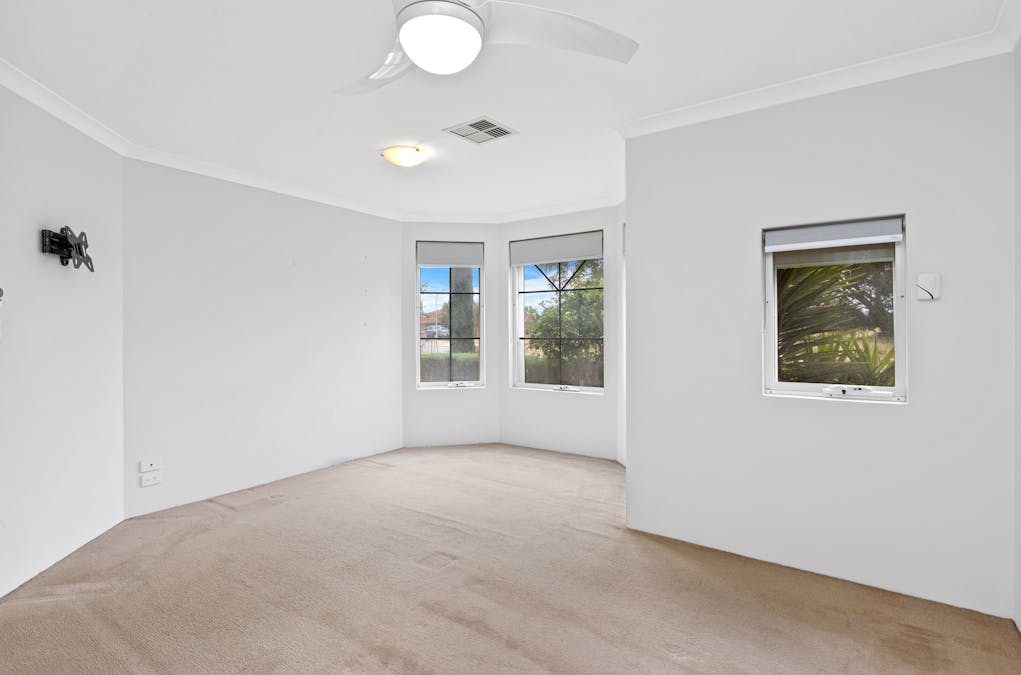 4 Harrington Waters Drive, Waikiki, WA, 6169 - Image 15