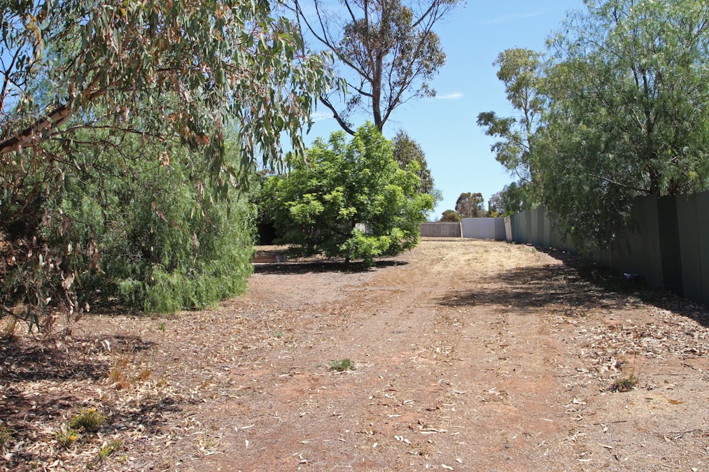 8 West Street, Burra, SA, 5417 - Image 23