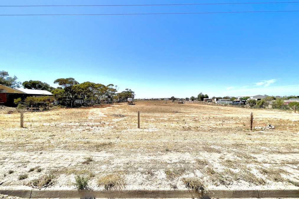 6 Byrne Road, Wudinna, SA, 5652 - Image 1