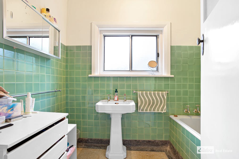 81 Wallace Street, Apsley, VIC, 3319 - Image 12