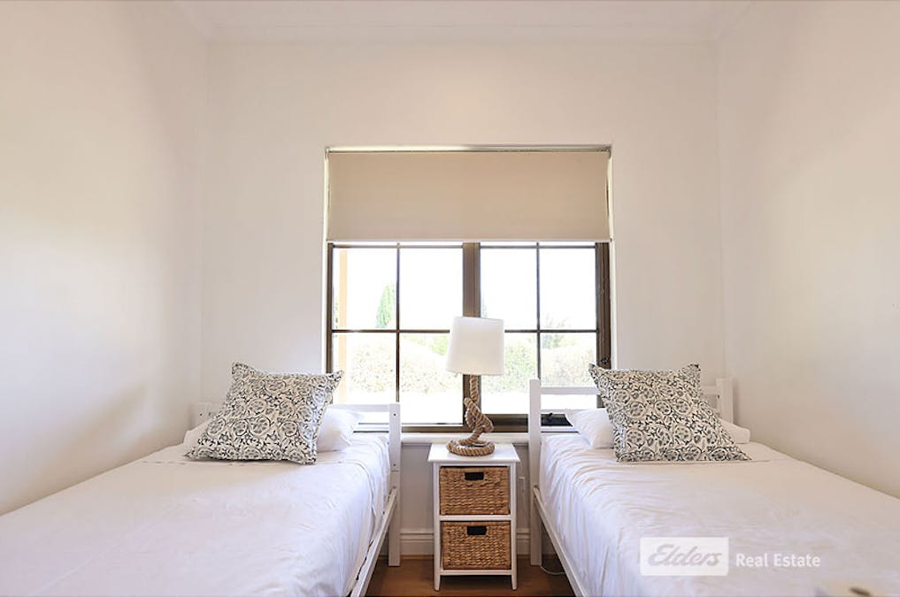 34B LORD SYLEHAM Street, Robe, SA, 5276 - Image 11