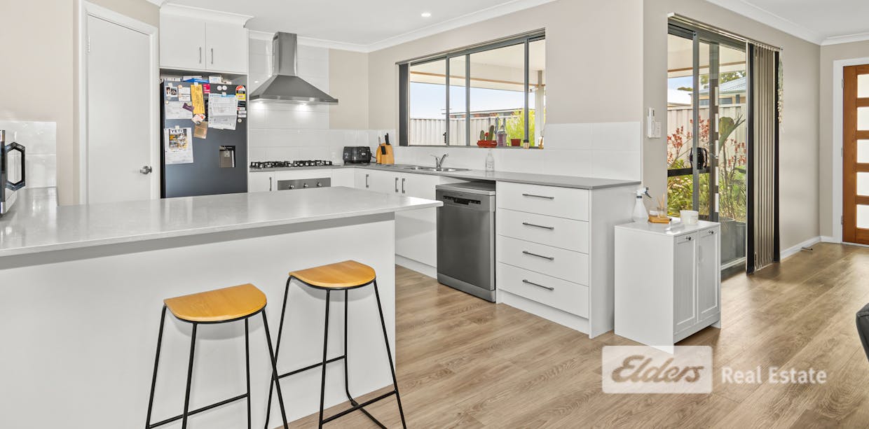 110 Radiata Drive, Mckail, WA, 6330 - Image 15