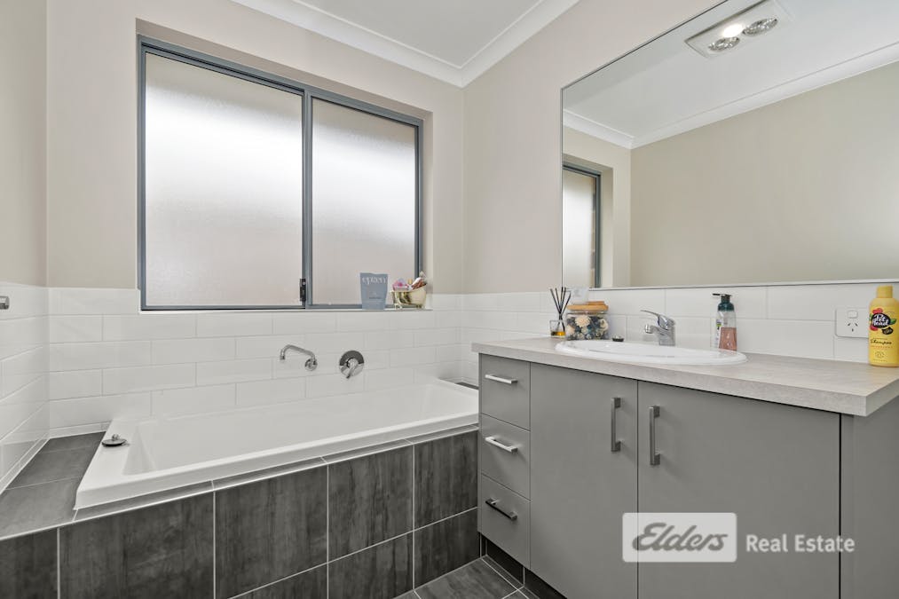 110 Radiata Drive, Mckail, WA, 6330 - Image 27