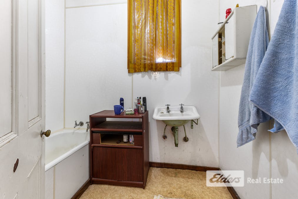 30 Bunbury Street, Collie, WA, 6225 - Image 12