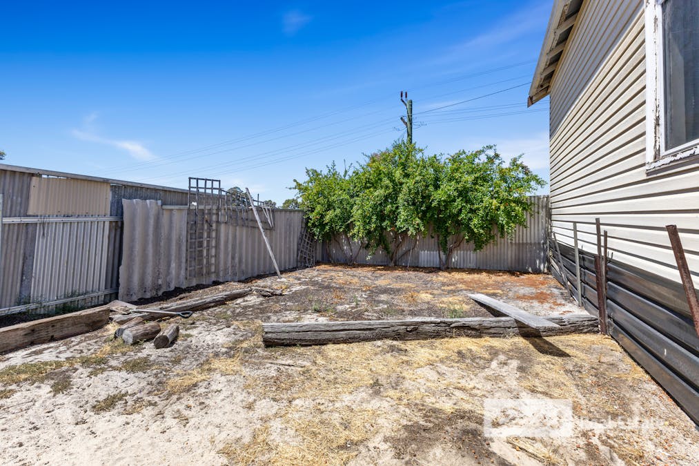 30 Bunbury Street, Collie, WA, 6225 - Image 17