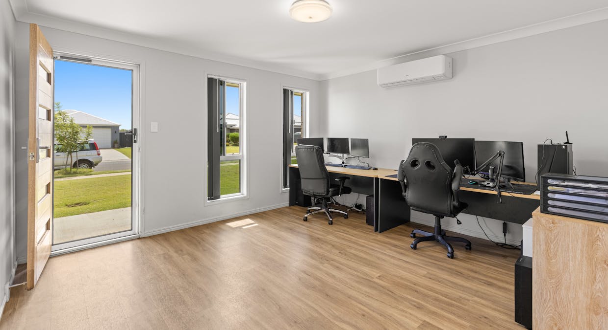 16 Sandford Crescent, Torrington, QLD, 4350 - Image 3