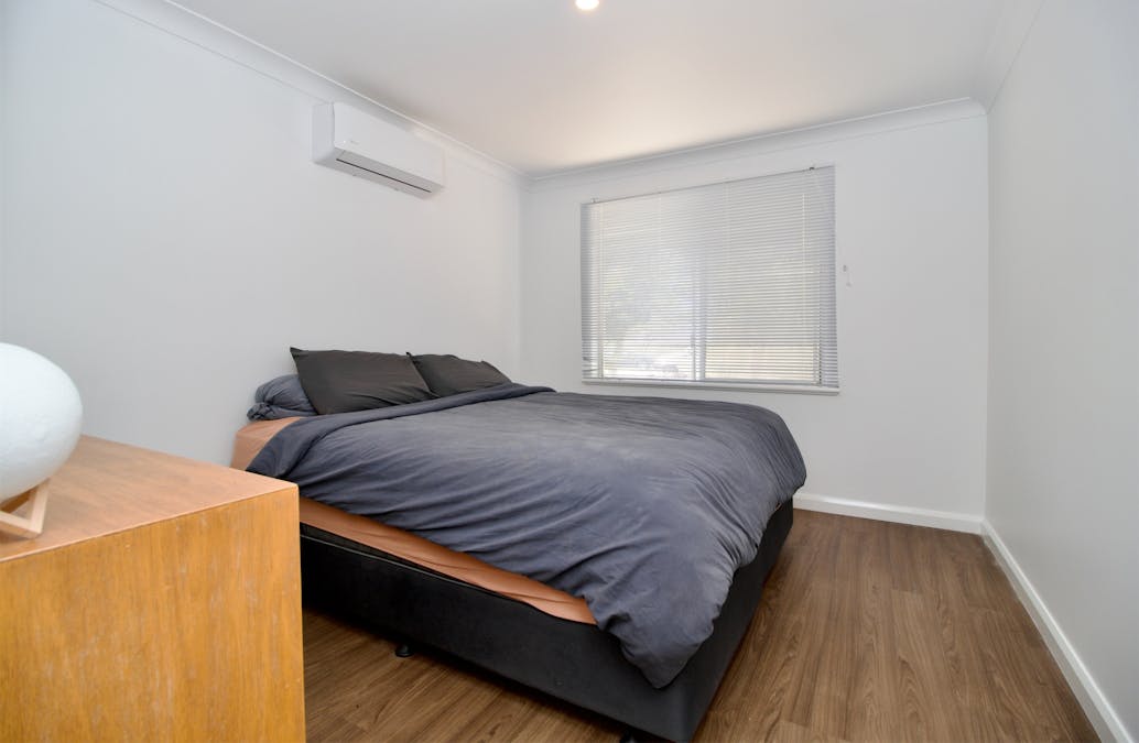 16 Studzor Street, Warnbro, WA, 6169 - Image 12