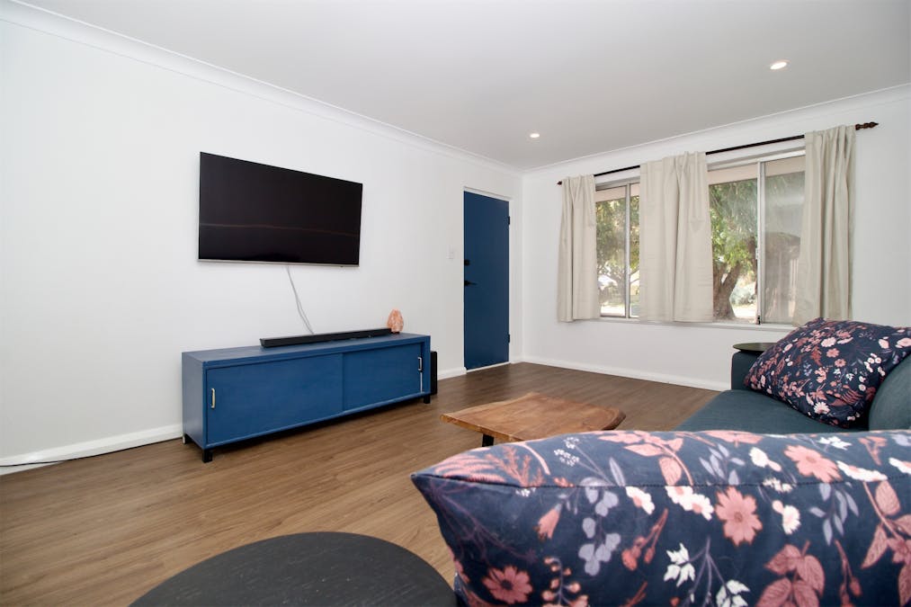 16 Studzor Street, Warnbro, WA, 6169 - Image 5