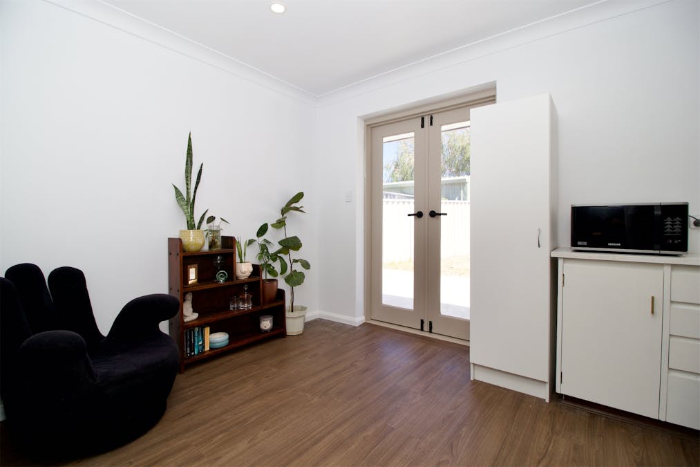 16 Studzor Street, Warnbro, WA, 6169 - Image 14