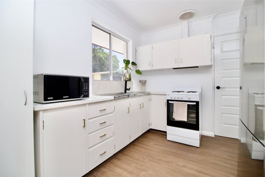 16 Studzor Street, Warnbro, WA, 6169 - Image 9