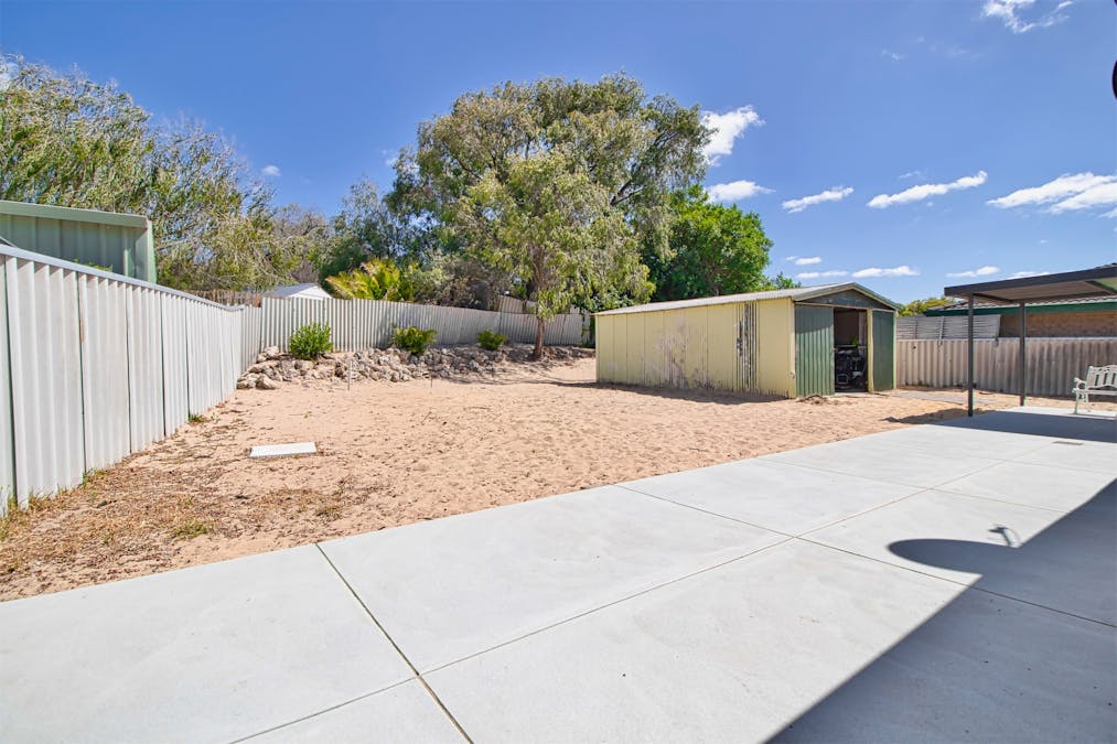 16 Studzor Street, Warnbro, WA, 6169 - Image 15