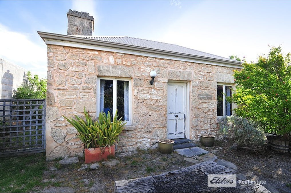 28 Victoria Street, Robe, SA, 5276 - Image 1