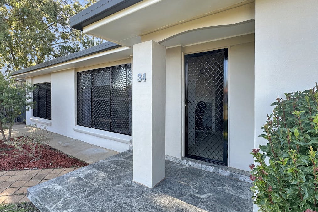 34 Monaghan Street, Cobar, NSW, 2835 - Image 2