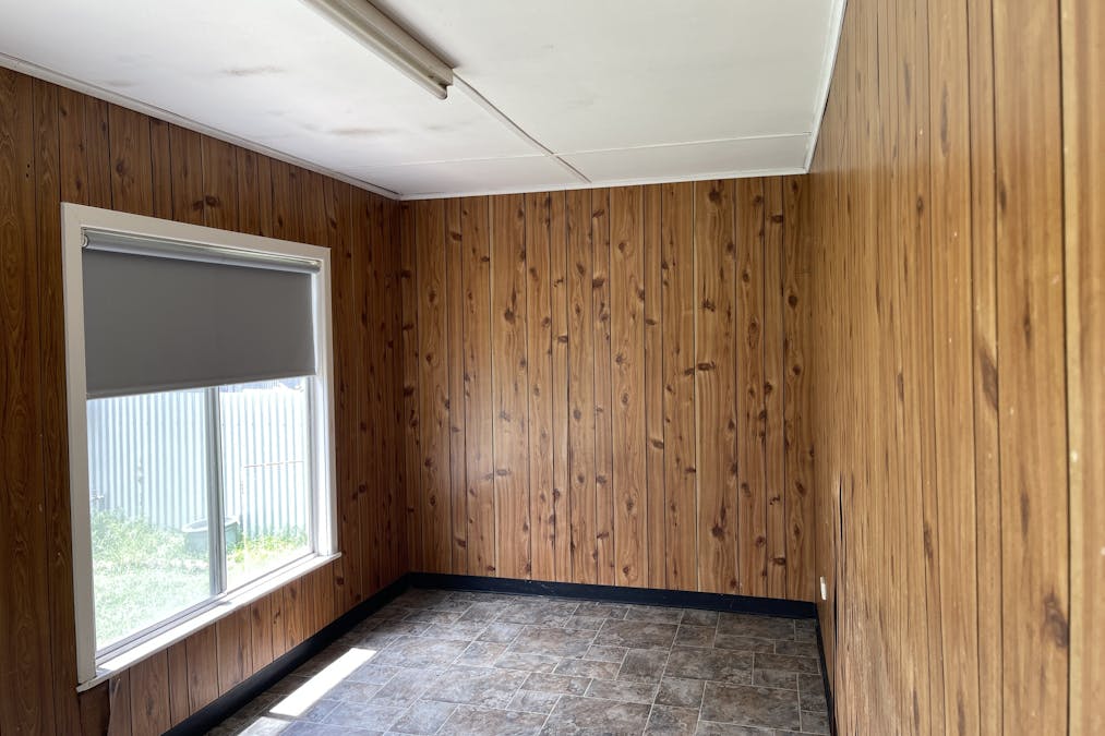 12 Woolcock Street, Warracknabeal, VIC, 3393 - Image 9