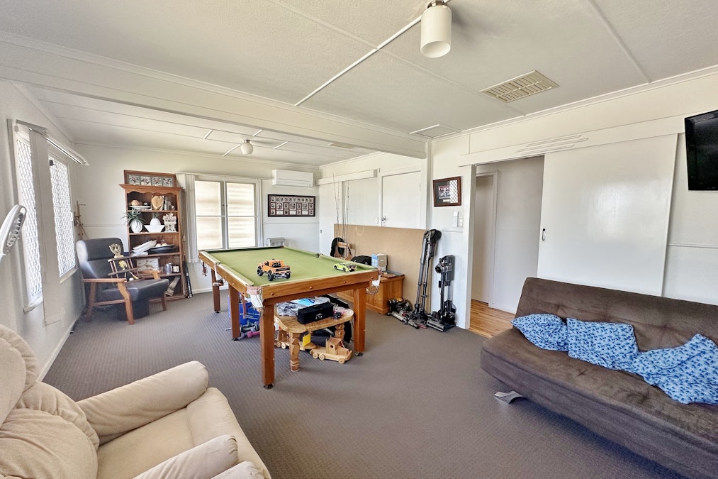 6 Coutts Street, Dalby, QLD, 4405 - Image 12