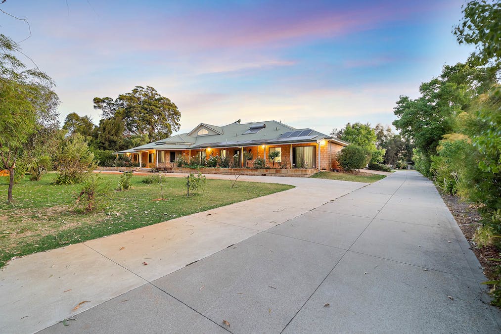 18 Fairbairn Road, Serpentine, WA, 6125 - Image 32
