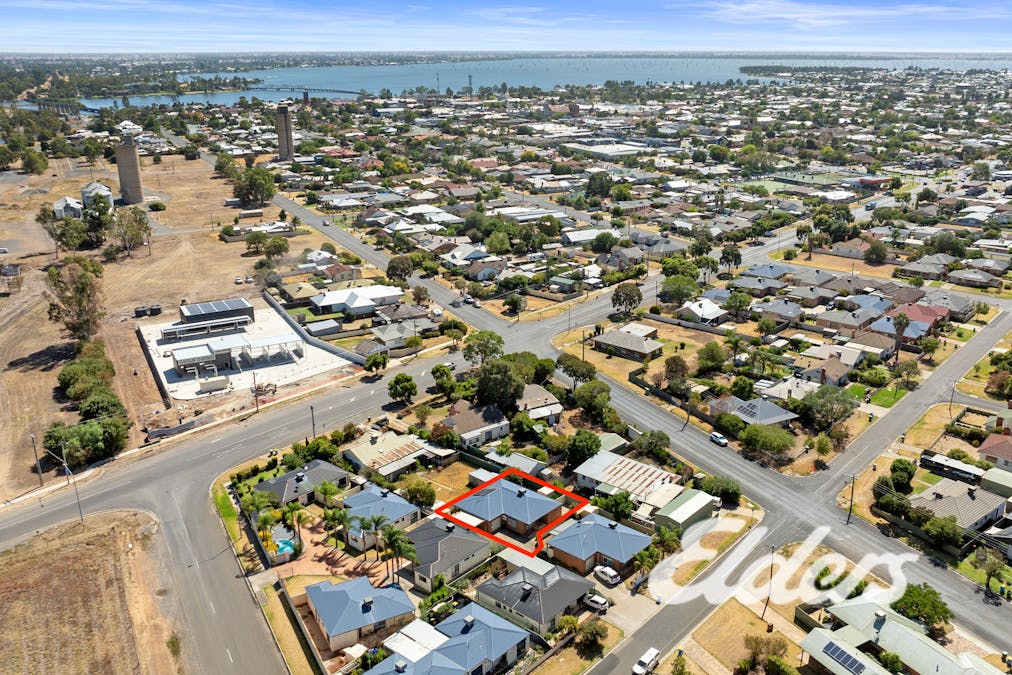 2/8 Dunlop Street, Yarrawonga, VIC, 3730 - Image 2