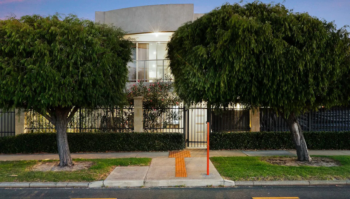 2/19 Malibu Road, Safety Bay, WA, 6169 - Image 1