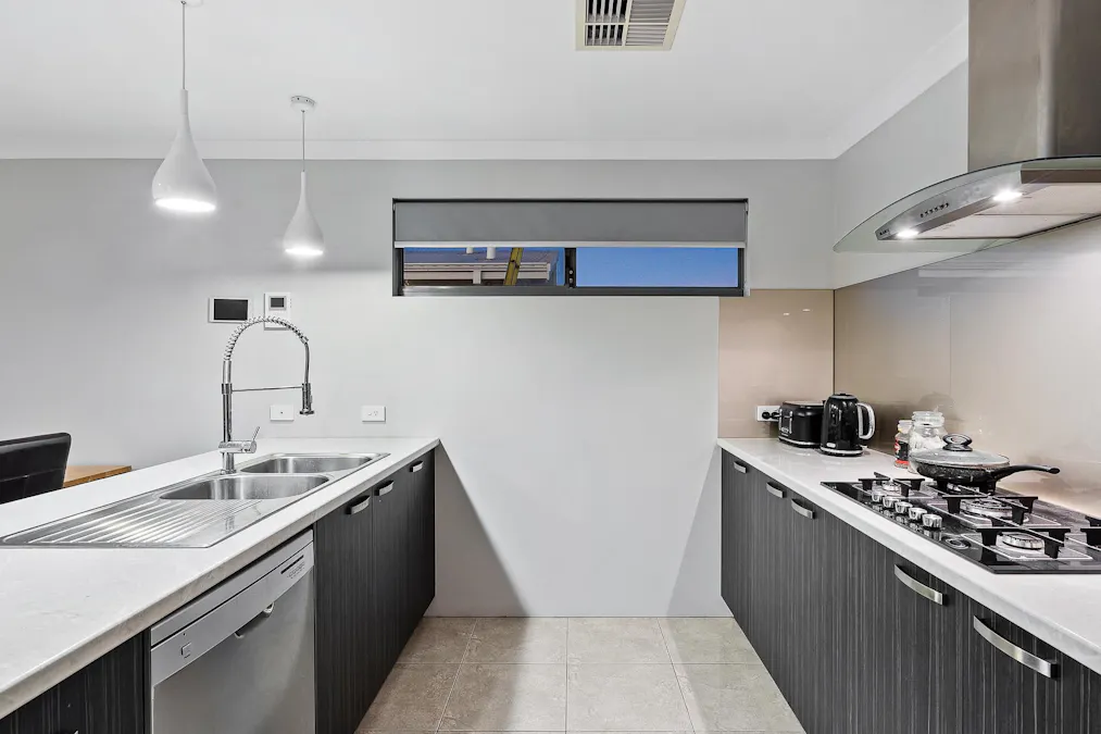 2/19 Malibu Road, Safety Bay, WA, 6169 - Image 7