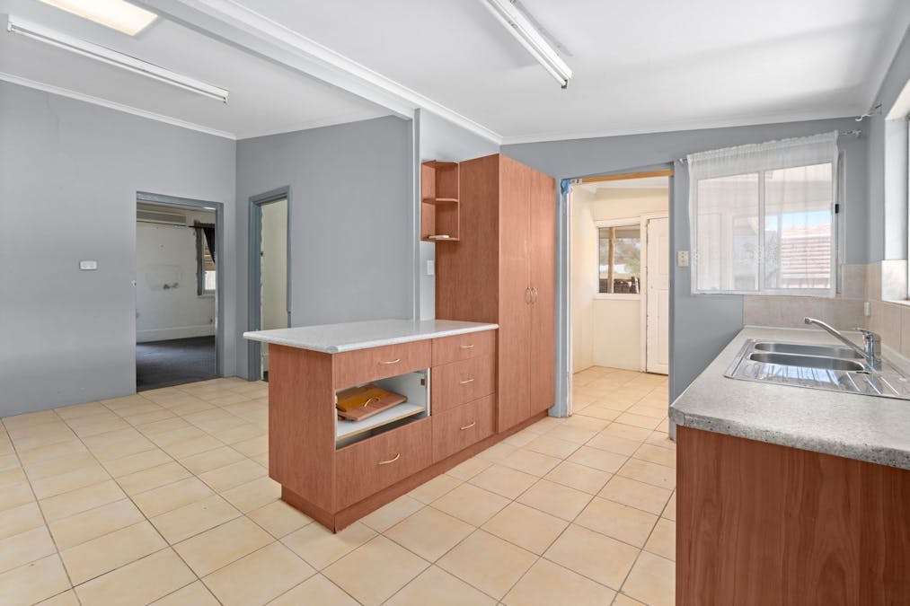 16 Third Street, Loxton, SA, 5333 - Image 5