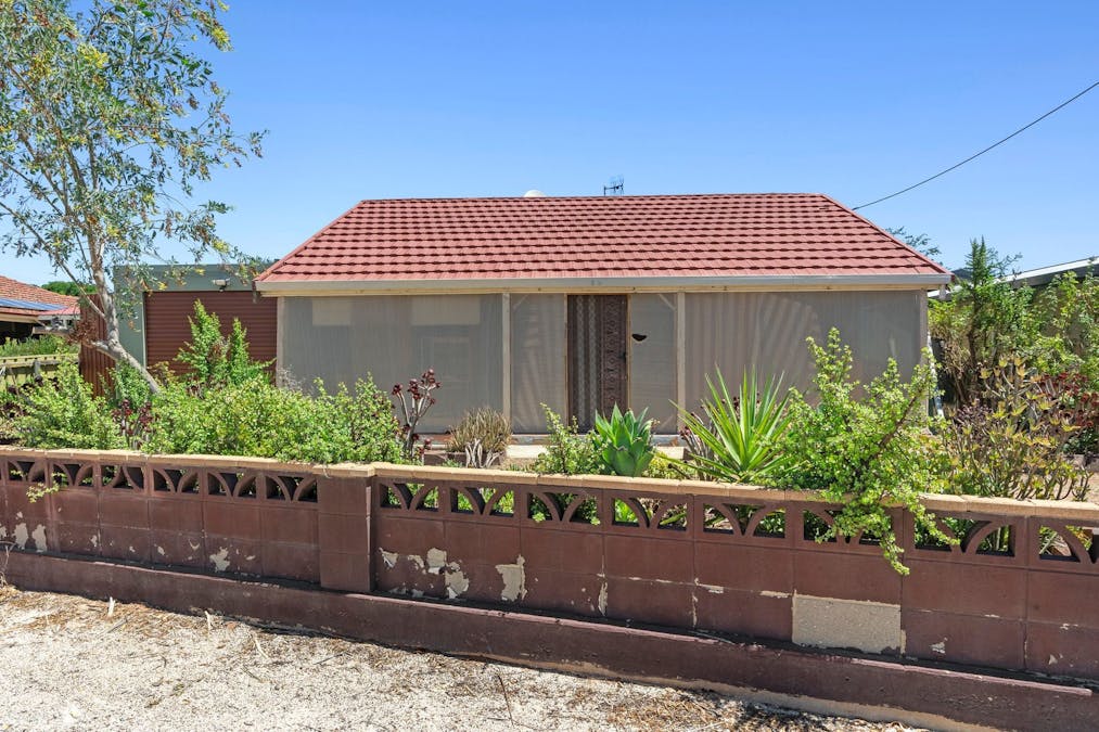 16 Third Street, Loxton, SA, 5333 - Image 2