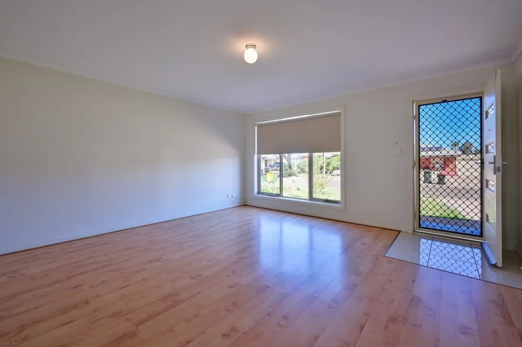 40 Scott Street — photo 2 of 8