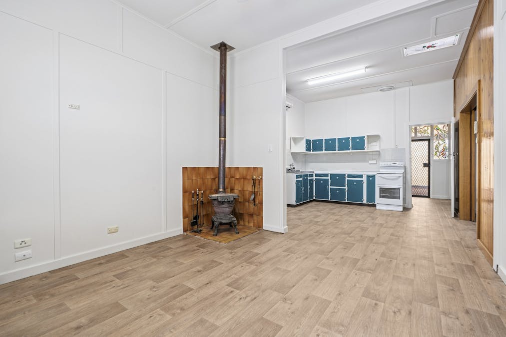 18 Wodonga Avenue, Loxton, SA, 5333 - Image 2