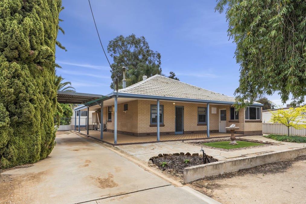 18 Wodonga Avenue, Loxton, SA, 5333 - Image 1