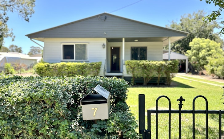 7 Murchison Street, St George, QLD, 4487 - Image 1