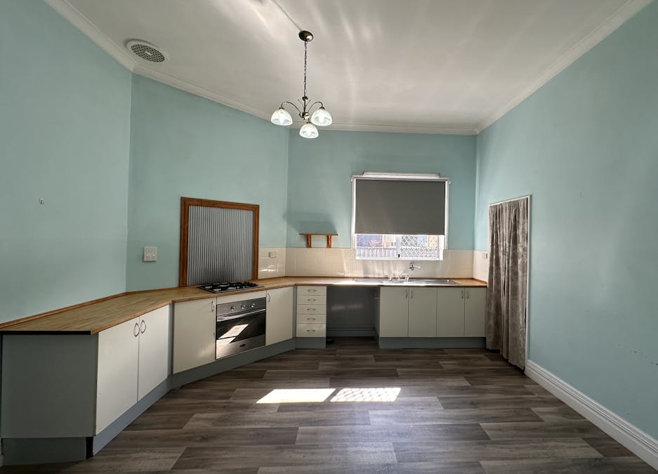 69 Blantyre Street, Katanning, WA, 6317 - Image 11