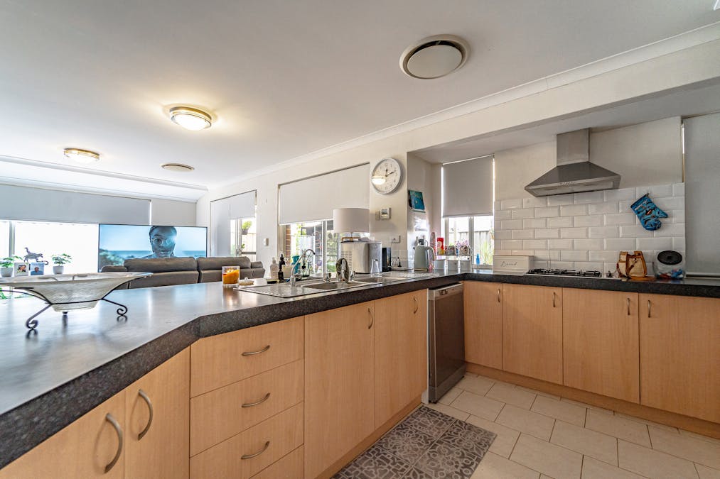 26B Lombadina Parade, Secret Harbour, WA, 6173 - Image 13