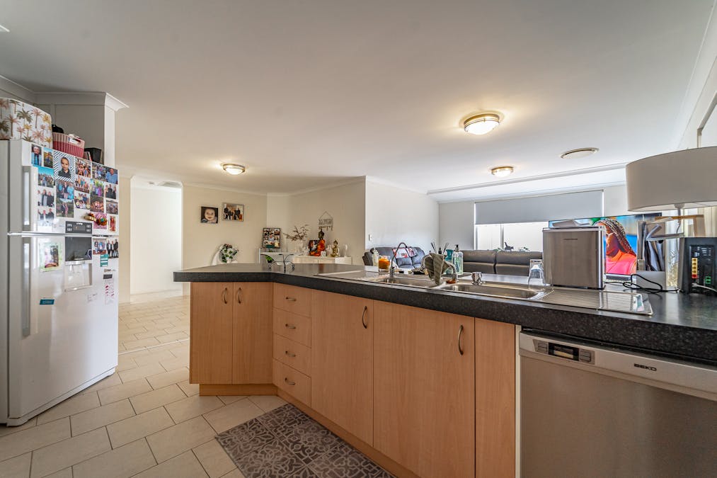 26B Lombadina Parade, Secret Harbour, WA, 6173 - Image 11