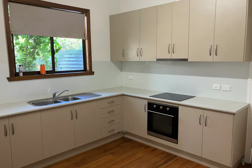 25 Elizabeth Street, Edenhope, VIC, 3318 - Image 4