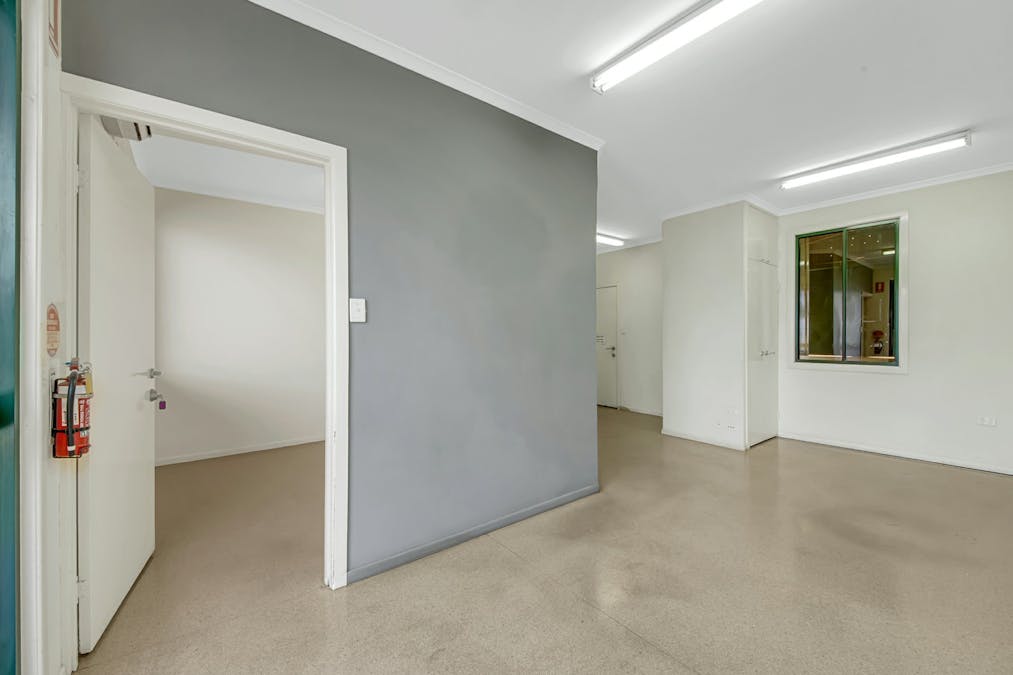 10 Bassett Street, Callemondah, QLD, 4680 - Image 4