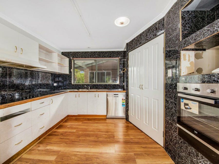 15 Silverton Drive, Tannum Sands, QLD, 4680 - Image 5