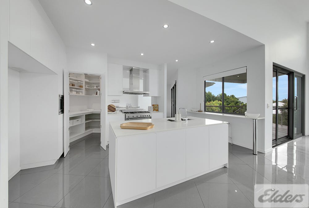 12 Carnarvon Parade, New Auckland, QLD, 4680 - Image 7