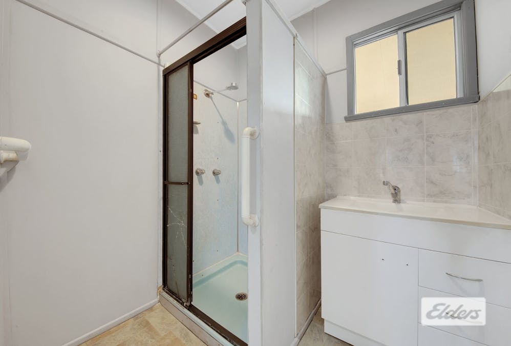 36 Hetherington Street, West Gladstone, QLD, 4680 - Image 9