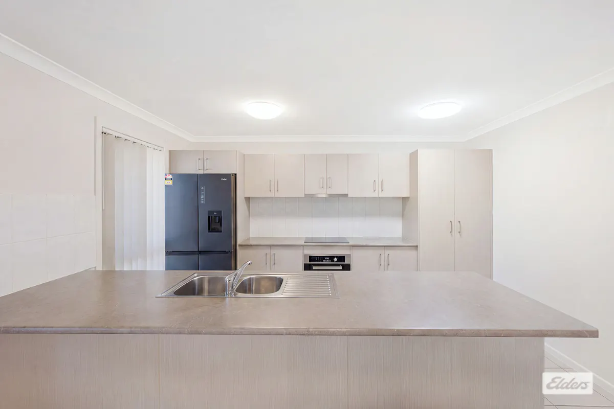 2/2 Wentworth Place — photo 6 of 22