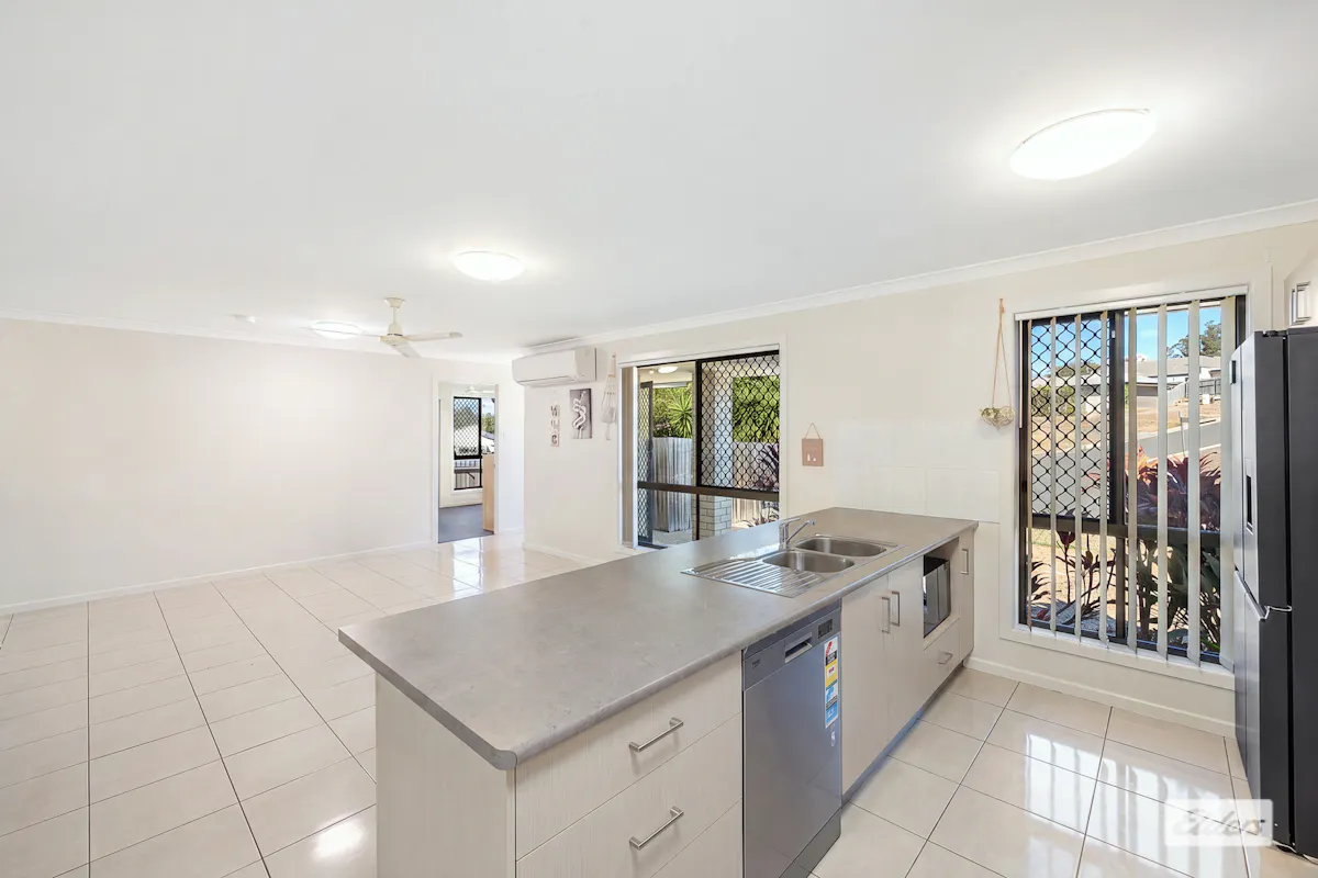 2/2 Wentworth Place — photo 4 of 22