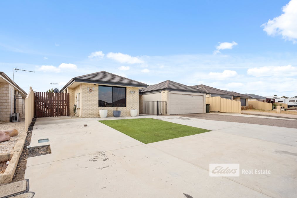 147 Braidwood Drive, Australind, WA, 6233 - Image 2