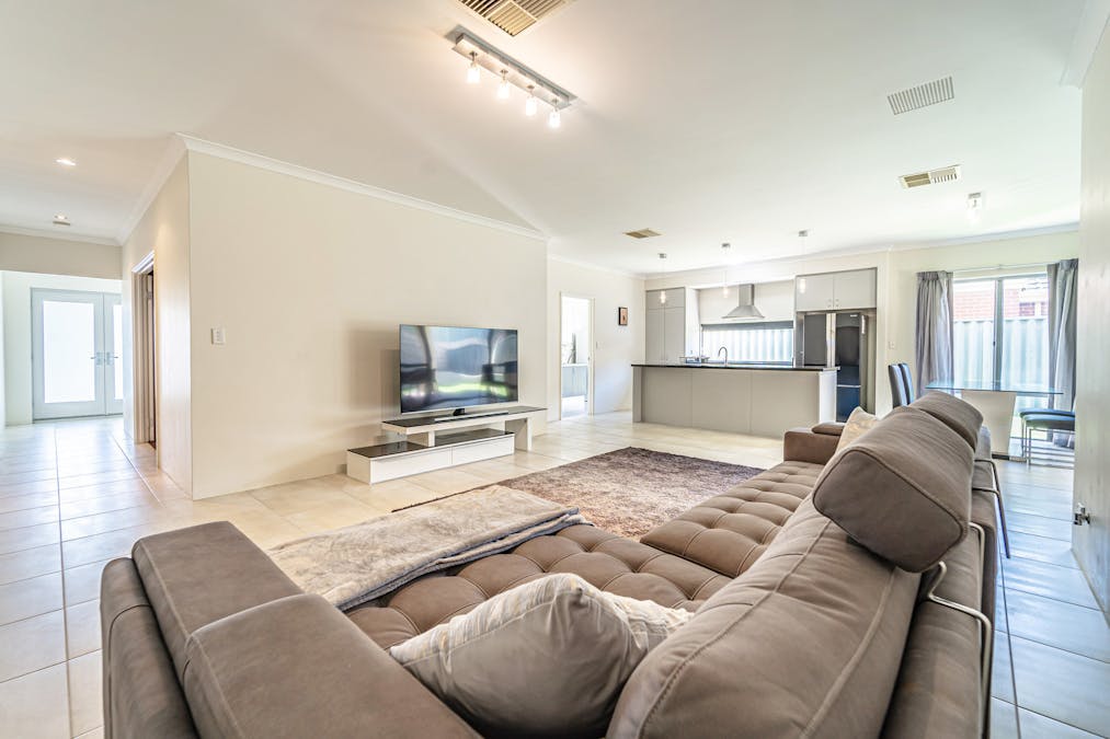 34 Clearwater Way, Singleton, WA, 6175 - Image 11