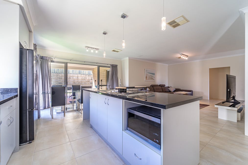 34 Clearwater Way, Singleton, WA, 6175 - Image 16