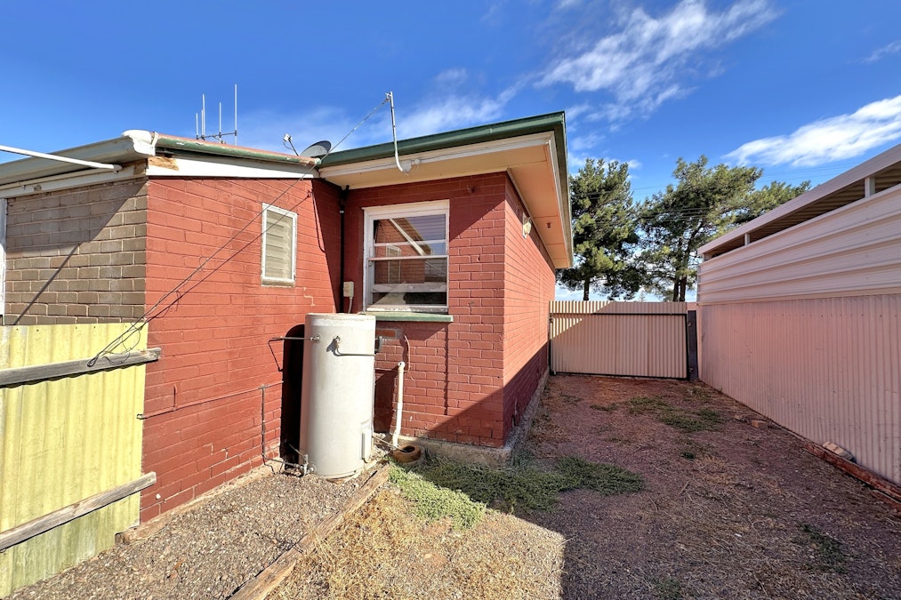 10 Clutterbuck Street, Whyalla Norrie, SA, 5608 - Image 13