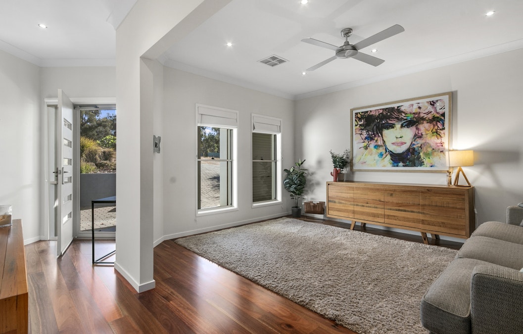 9 Tamblyn Street, Clare, SA, 5453 - Image 4