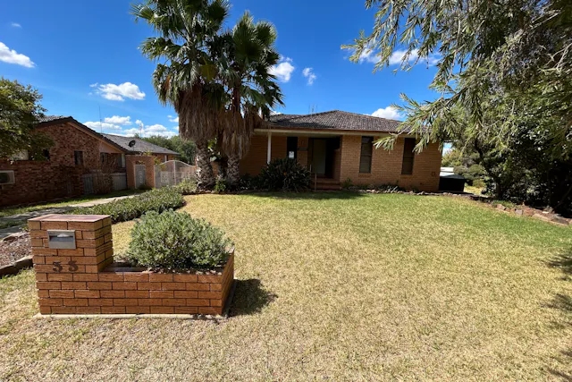 33 Moor Street — photo from Elders Real Estate Parkes